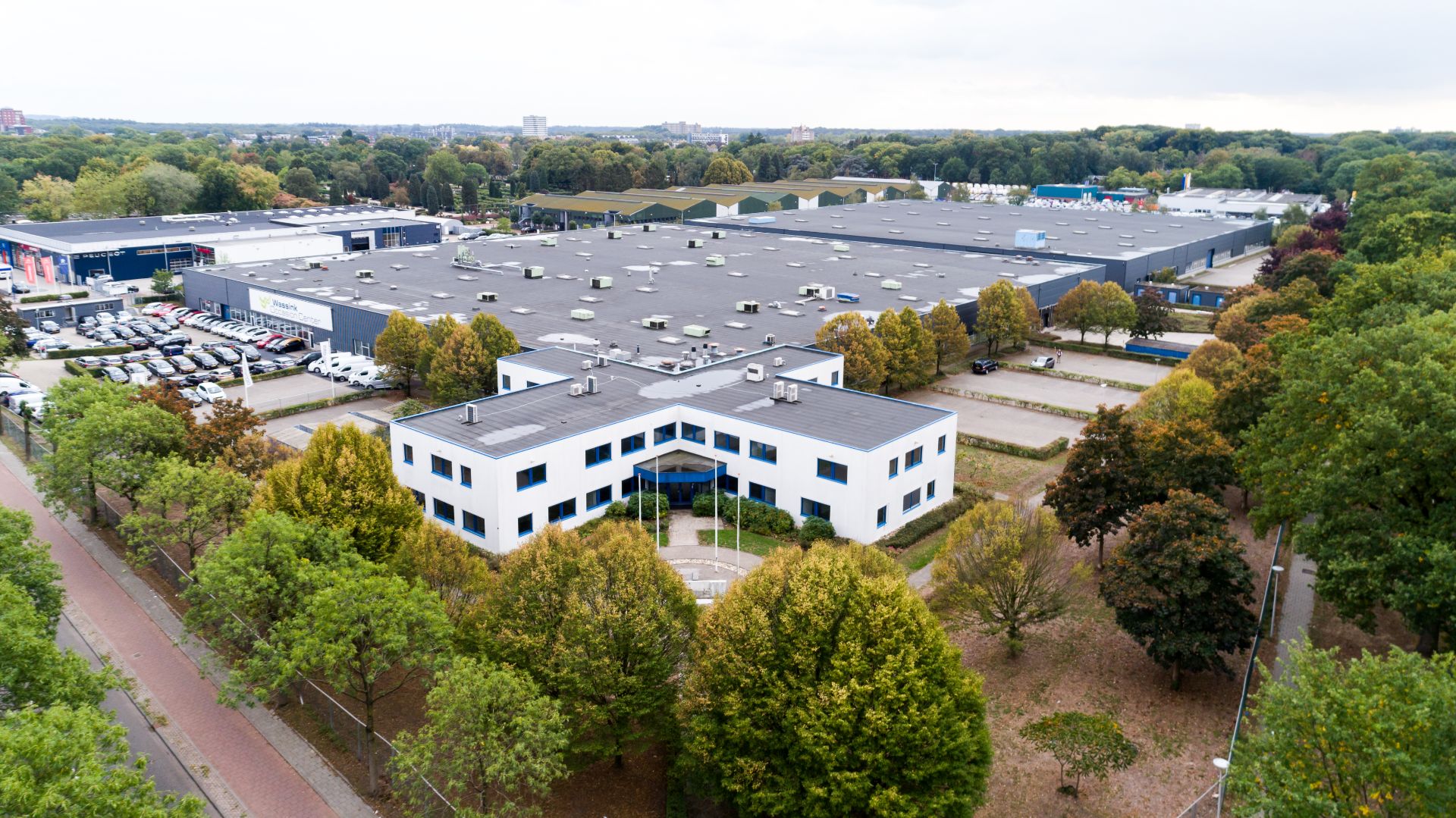 Bedrijfs- en kantoorruimte in Nijmegen: Tarweweg 3 / Hulzenseweg 15