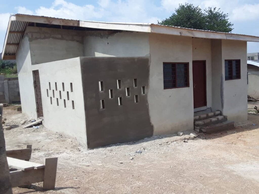 Bouw en renovatie keuken bij een tweetal scholen in Ghana